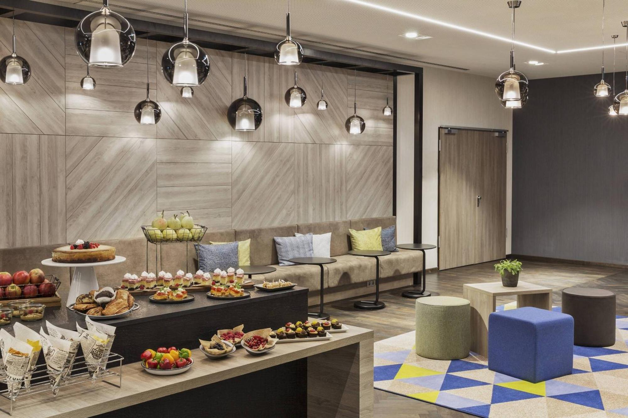 Courtyard By Marriott Hamburg City Exterior photo