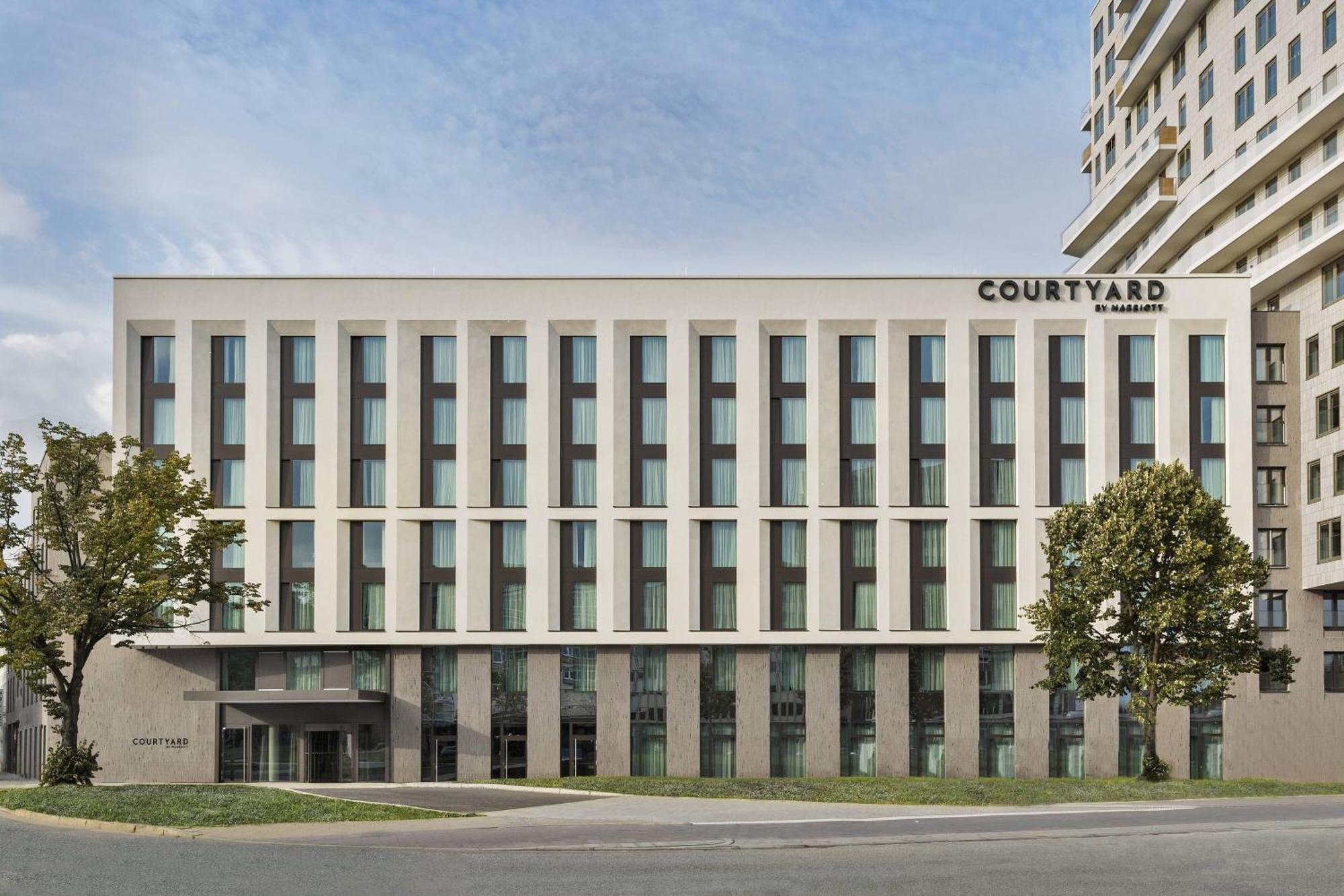 Courtyard By Marriott Hamburg City Exterior photo