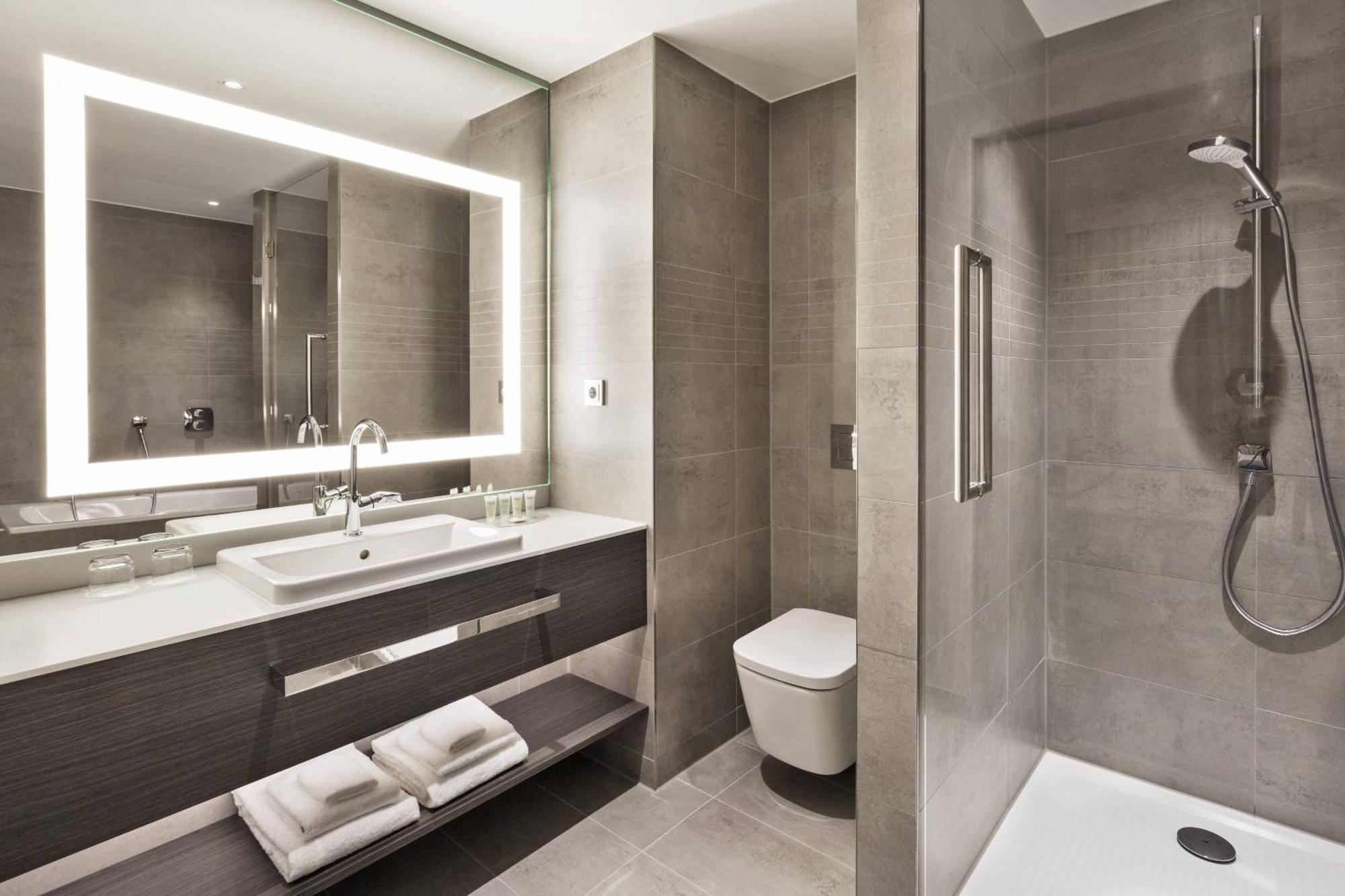 Courtyard By Marriott Hamburg City Exterior photo