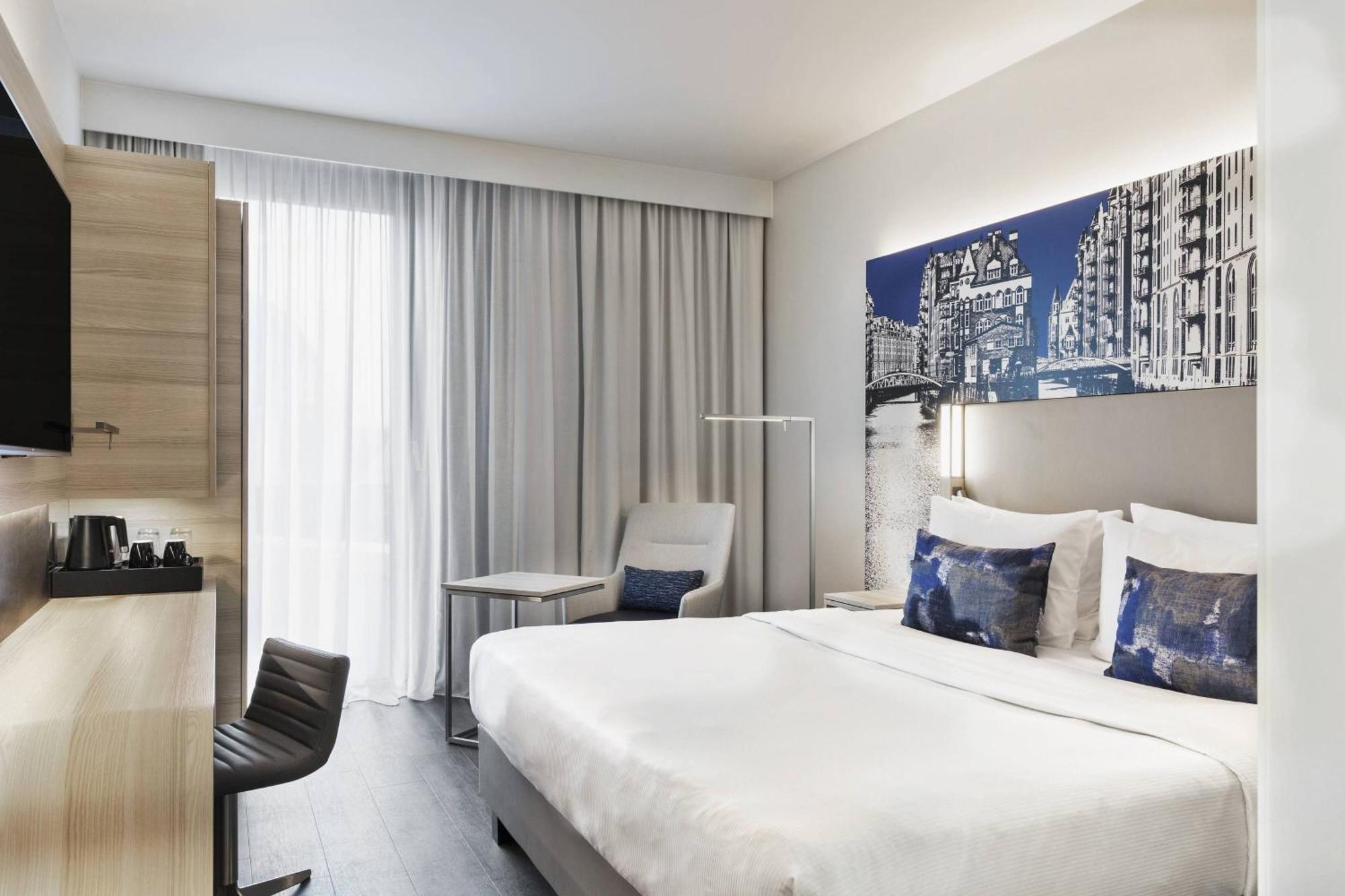 Courtyard By Marriott Hamburg City Exterior photo