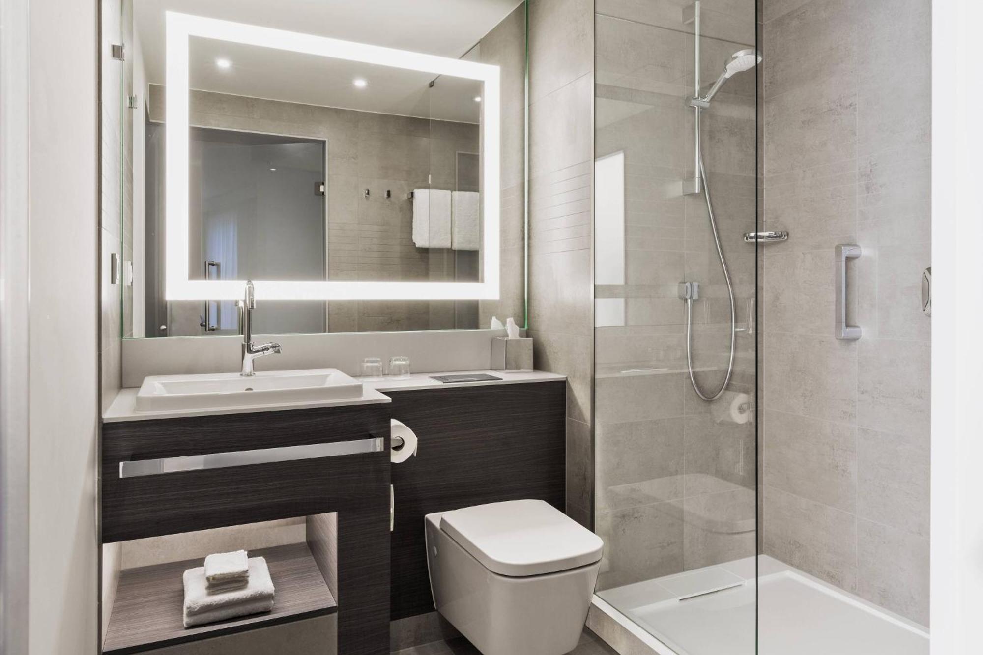 Courtyard By Marriott Hamburg City Exterior photo